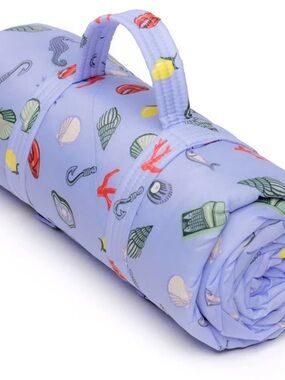 NEW BAGGU Seashell Puffy Quilted Picnic  Blanket Urban Outfitters